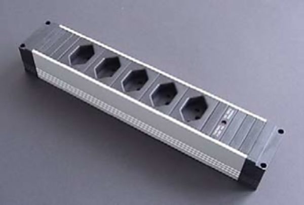 Système de connexion : bloc de prises avec système de connexion 5 fois CH, y compris Kit de montage protégé.